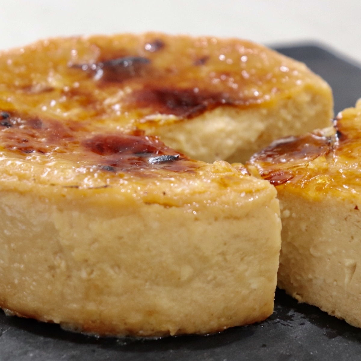 混ぜて焼いたら塩キャラメルチーズケーキ レシピ 作り方 By たけ民キッチン 楽天レシピ